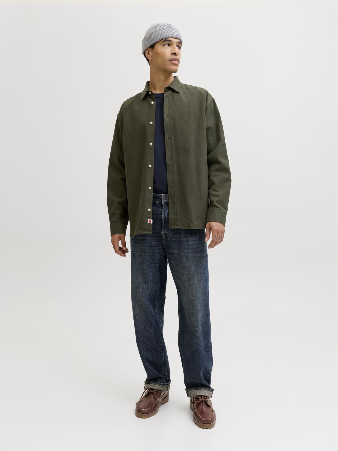 model_shot-front_full